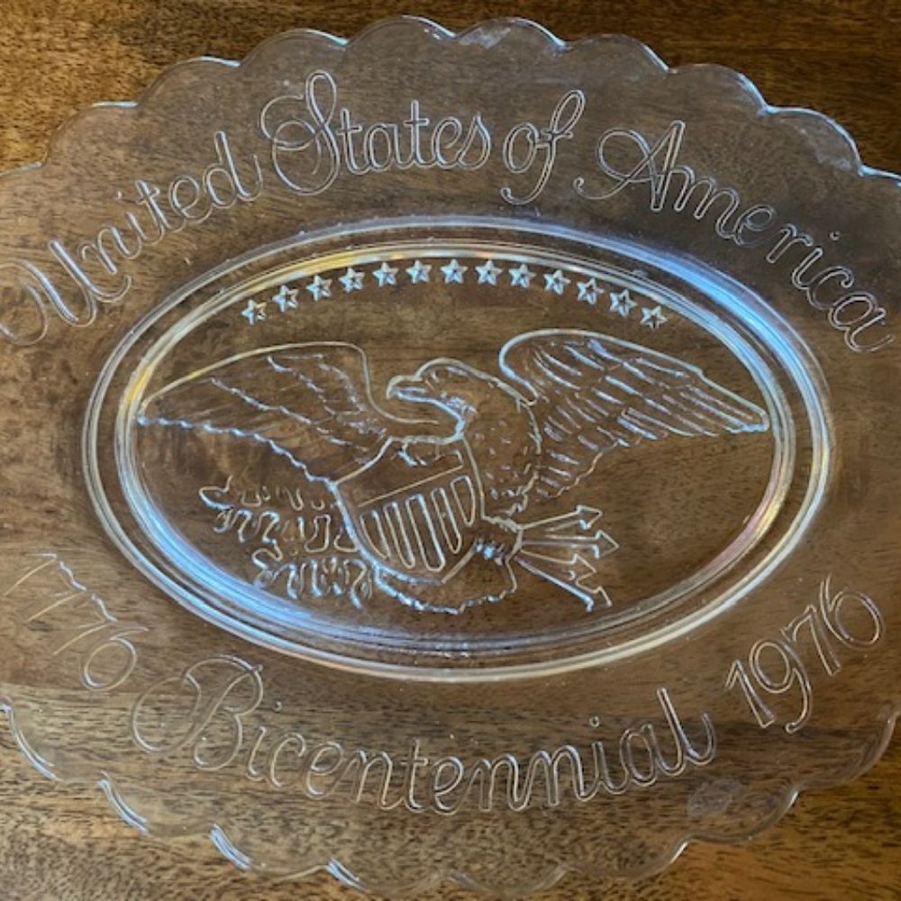 Vintage Glass Bicentennial Plate - US 1776-1976